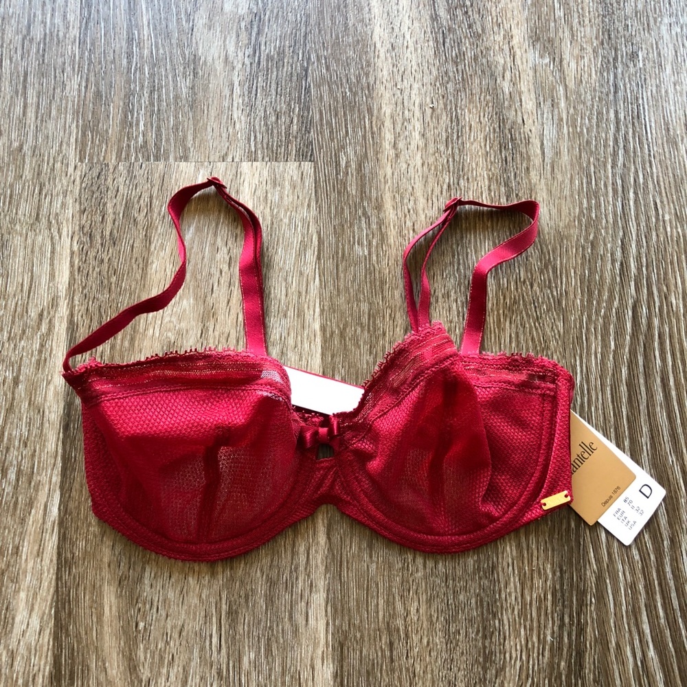 Chantelle NWT Size 32D